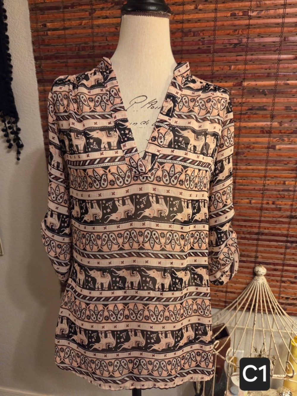 Rue21 Beige and Black Printed V-Neck Blouse